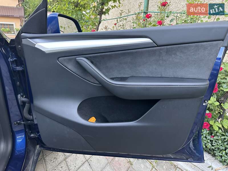 Внедорожник / Кроссовер Tesla Model Y 2022 в Черновцах