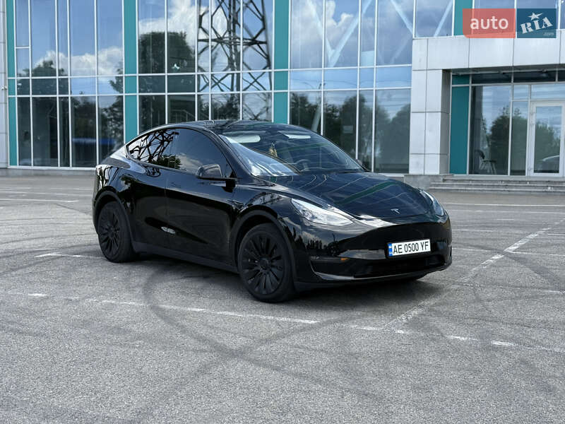 Tesla Model Y 2023