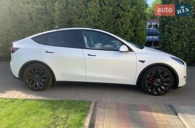 Позашляховик / Кросовер Tesla Model Y 2024 в 