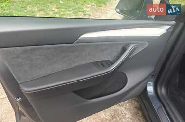 Позашляховик / Кросовер Tesla Model Y 2023 в 