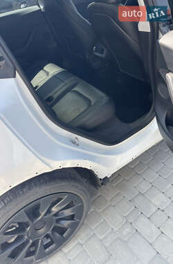Внедорожник / Кроссовер Tesla Model Y 2021 в 