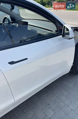 Внедорожник / Кроссовер Tesla Model Y 2021 в 