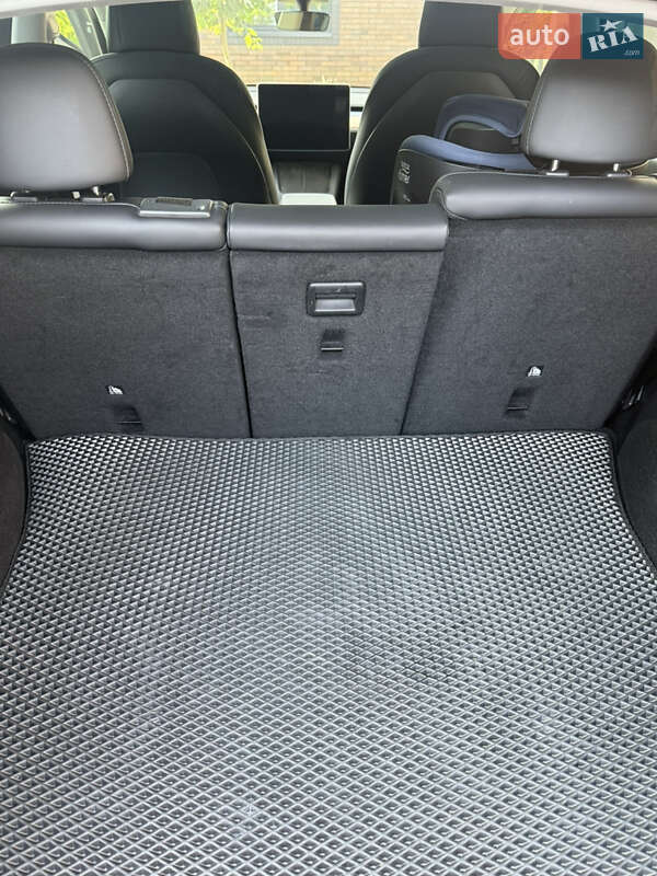 Внедорожник / Кроссовер Tesla Model Y 2022 в Днепре фото 13 Внедорожник / Кроссовер Tesla Model Y 2022 в Днепре