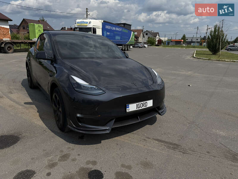 Внедорожник / Кроссовер Tesla Model Y 2024 в Ирпене