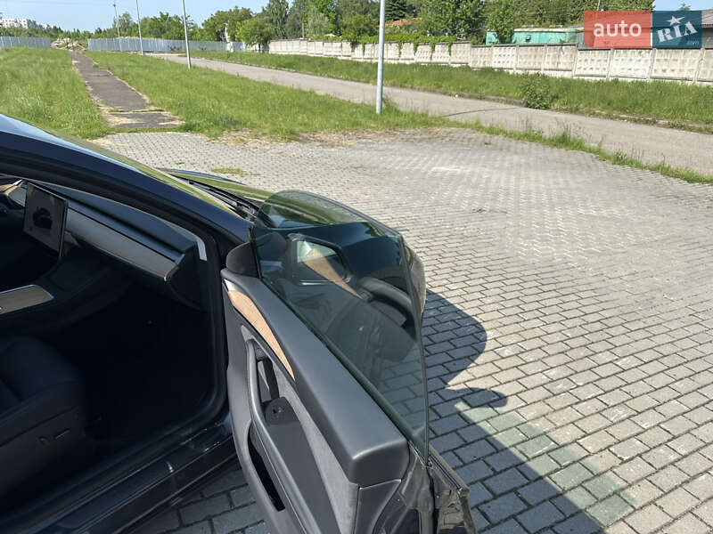Позашляховик / Кросовер Tesla Model Y 2024 в Львові