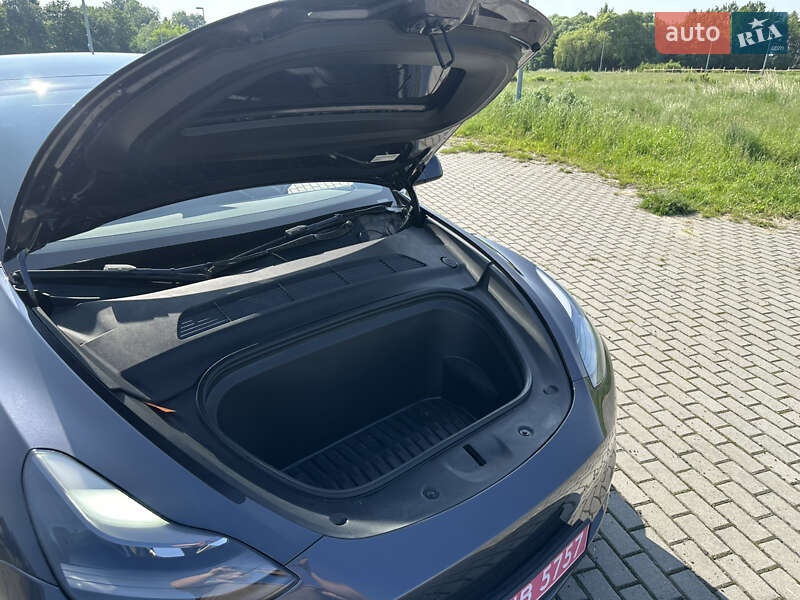 Позашляховик / Кросовер Tesla Model Y 2024 в Львові