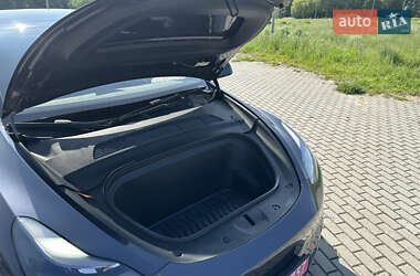 Внедорожник / Кроссовер Tesla Model Y 2024 в 
