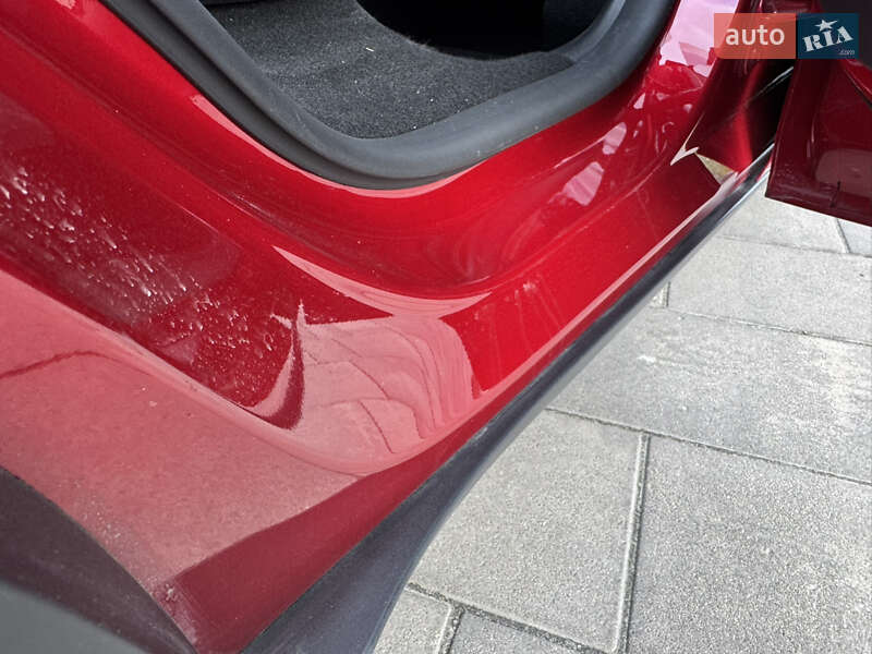 Внедорожник / Кроссовер Tesla Model Y 2024 в Киеве