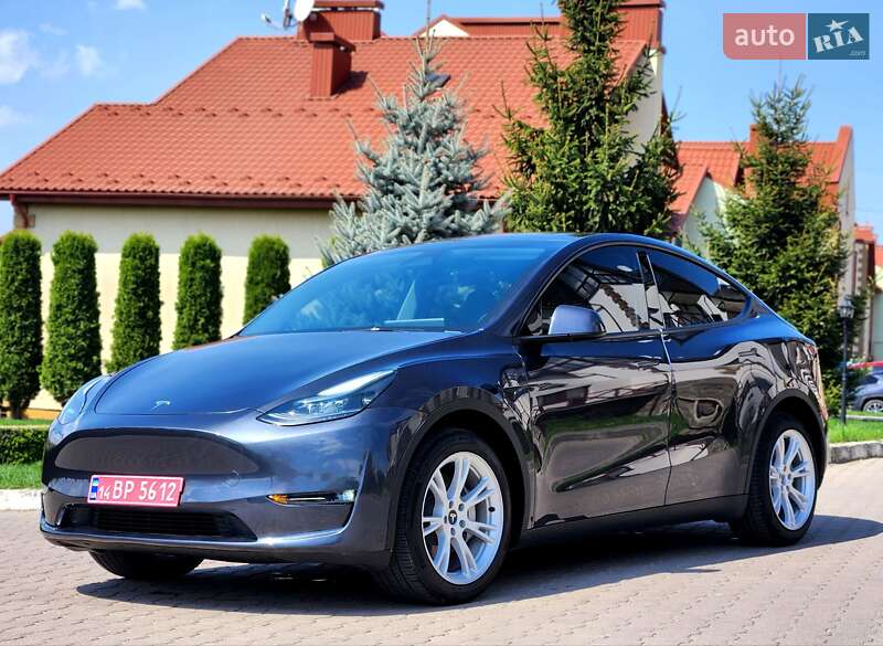 Внедорожник / Кроссовер Tesla Model Y 2024 в 