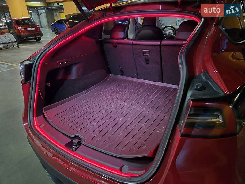 Внедорожник / Кроссовер Tesla Model Y 2022 в Киеве