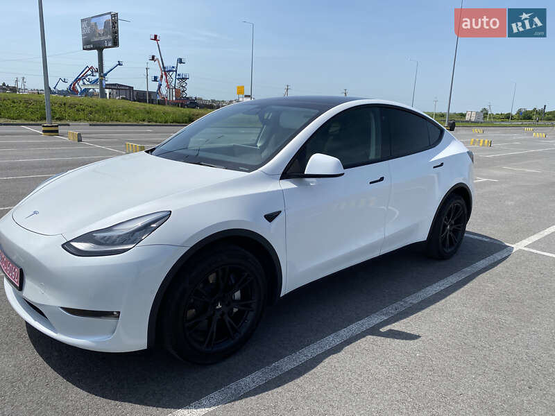 Внедорожник / Кроссовер Tesla Model Y 2021 в Львове