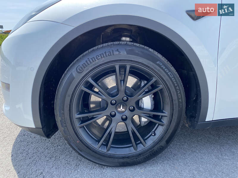 Внедорожник / Кроссовер Tesla Model Y 2021 в Львове