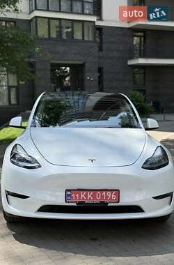 Внедорожник / Кроссовер Tesla Model Y 2024 в 