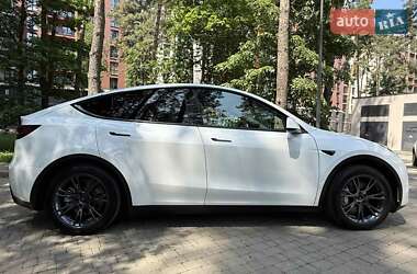 Внедорожник / Кроссовер Tesla Model Y 2024 в 