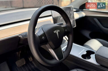 Позашляховик / Кросовер Tesla Model Y 2023 в 