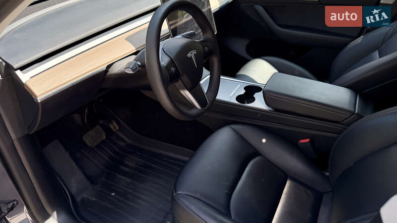 Внедорожник / Кроссовер Tesla Model Y 2023 в Львове