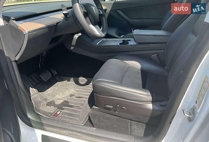 Внедорожник / Кроссовер Tesla Model Y 2022 в Киеве