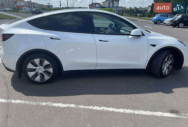 Внедорожник / Кроссовер Tesla Model Y 2022 в Киеве