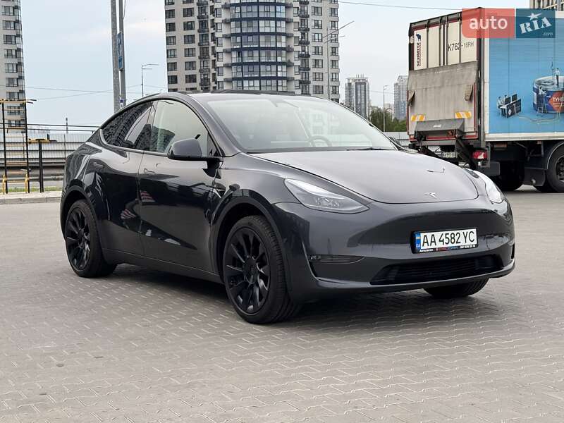 Внедорожник / Кроссовер Tesla Model Y 2024 в Киеве