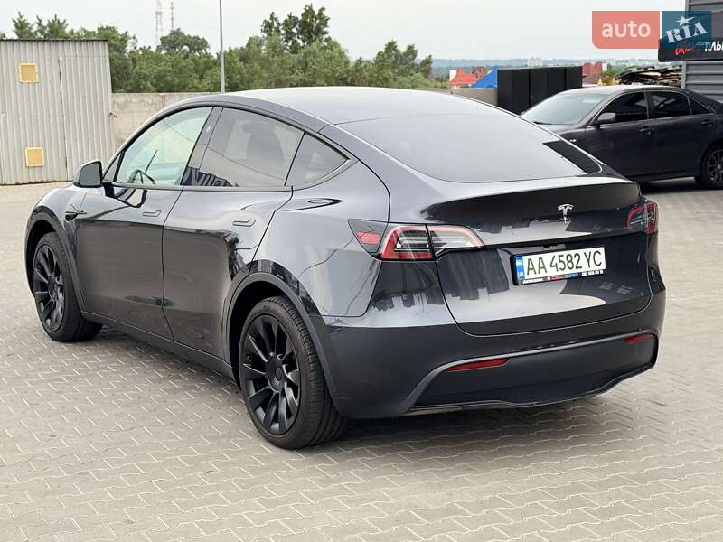 Внедорожник / Кроссовер Tesla Model Y 2024 в Киеве
