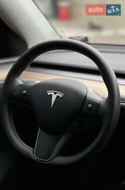 Позашляховик / Кросовер Tesla Model Y 2023 в 