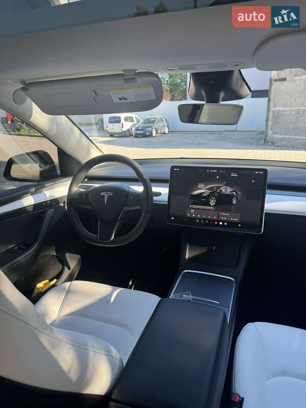 Внедорожник / Кроссовер Tesla Model Y 2023 в Тернополе