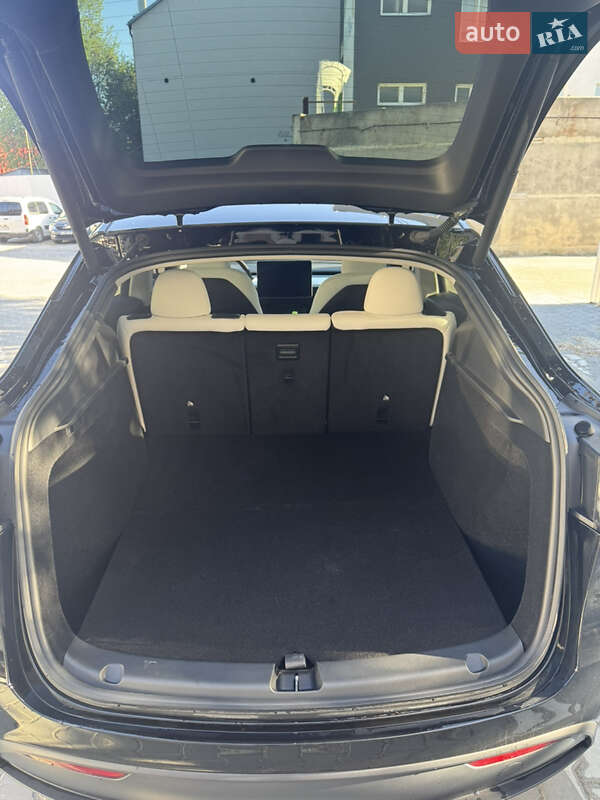 Внедорожник / Кроссовер Tesla Model Y 2023 в Тернополе