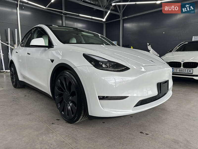 Внедорожник / Кроссовер Tesla Model Y 2024 в Киеве