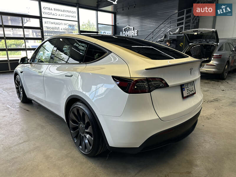 Внедорожник / Кроссовер Tesla Model Y 2024 в Киеве