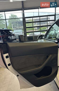 Внедорожник / Кроссовер Tesla Model Y 2024 в 