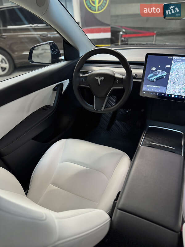 Внедорожник / Кроссовер Tesla Model Y 2021 в Днепре