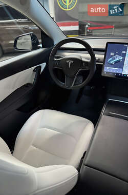 Внедорожник / Кроссовер Tesla Model Y 2021 в 