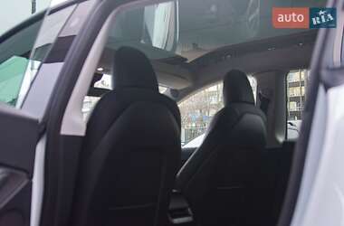 Внедорожник / Кроссовер Tesla Model Y 2022 в 