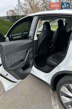 Внедорожник / Кроссовер Tesla Model Y 2020 в Киеве