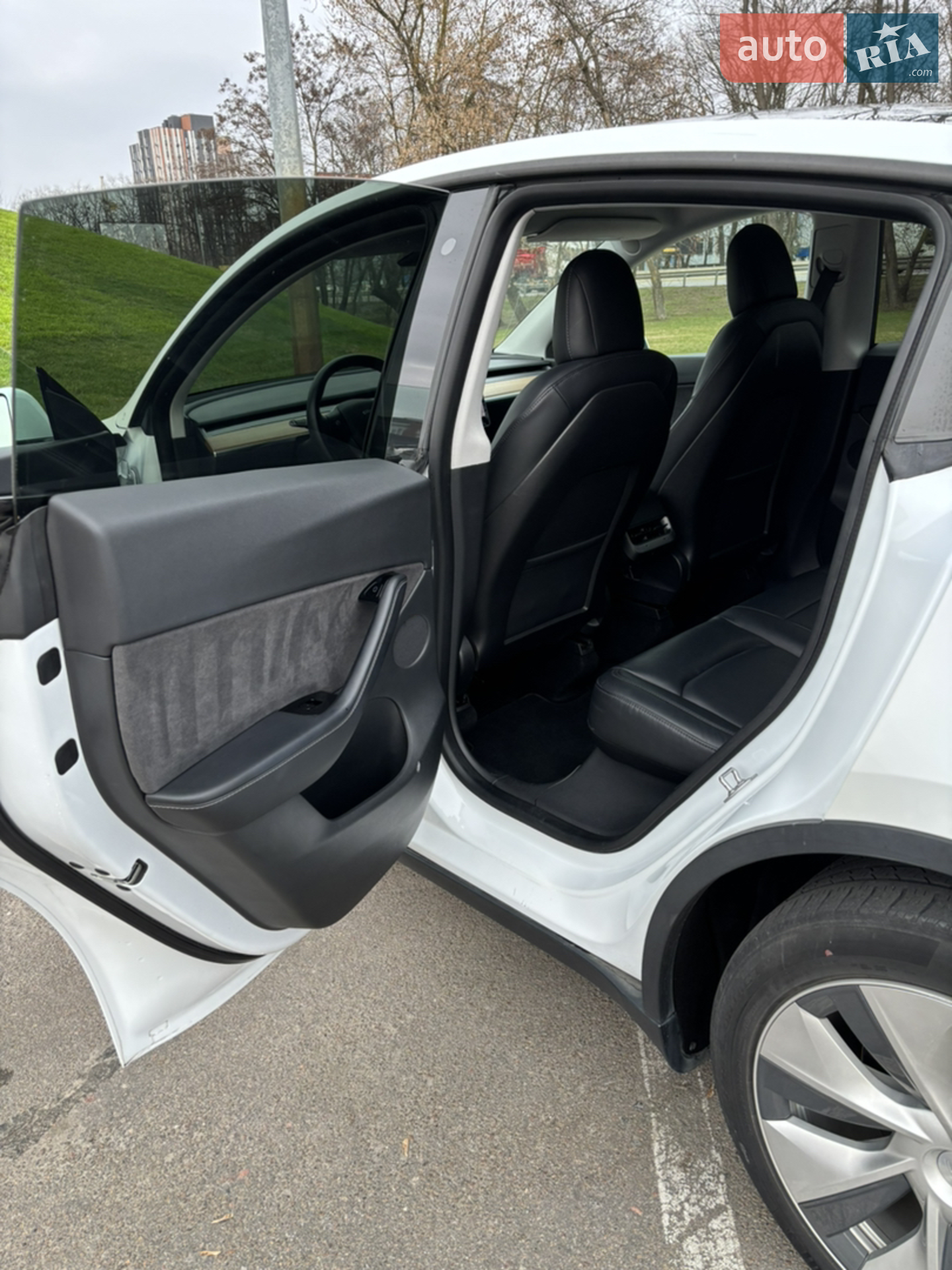 2020 Tesla Model Y - мініатюра 13