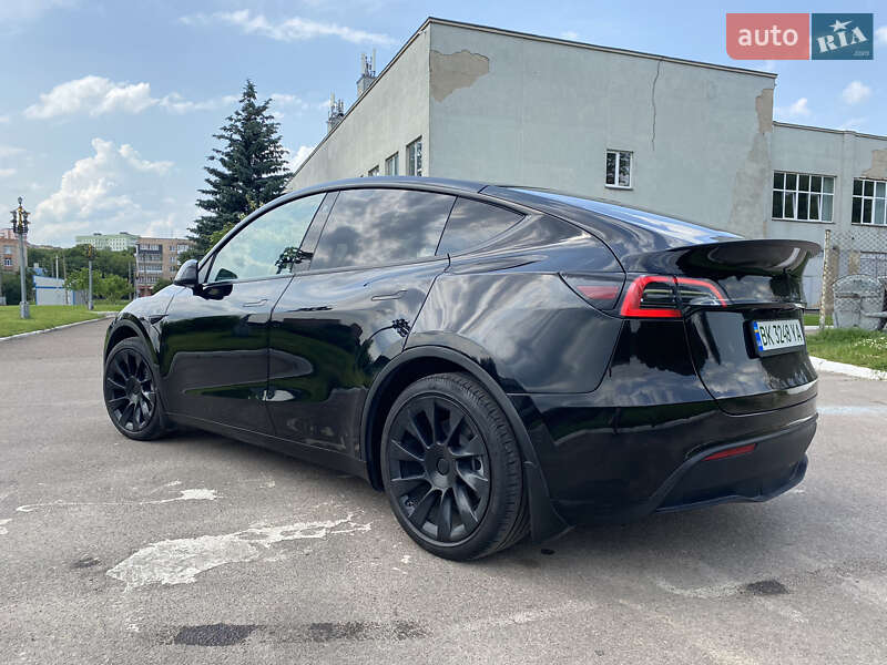 Внедорожник / Кроссовер Tesla Model Y 2022 в Ровно