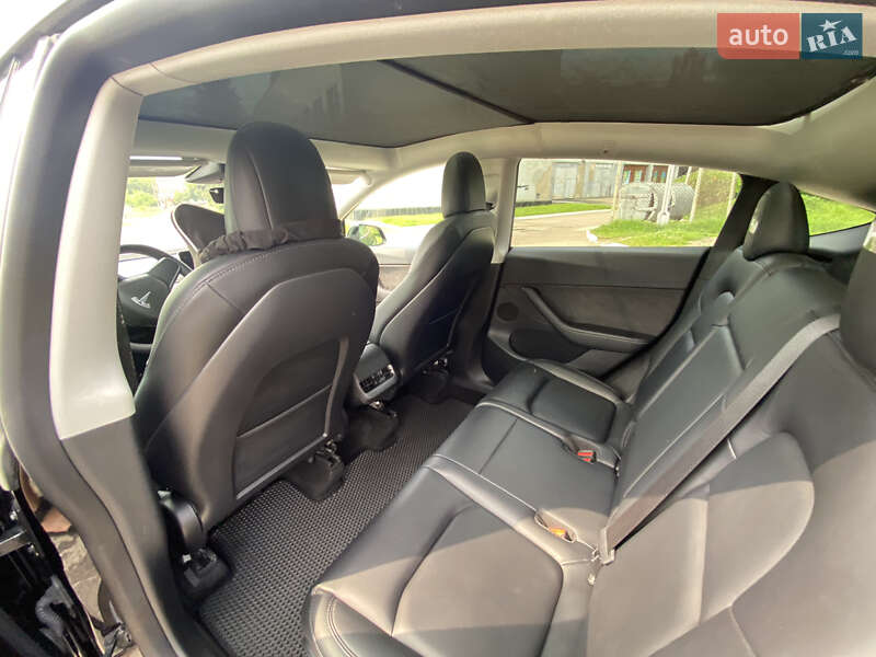 Внедорожник / Кроссовер Tesla Model Y 2022 в Ровно