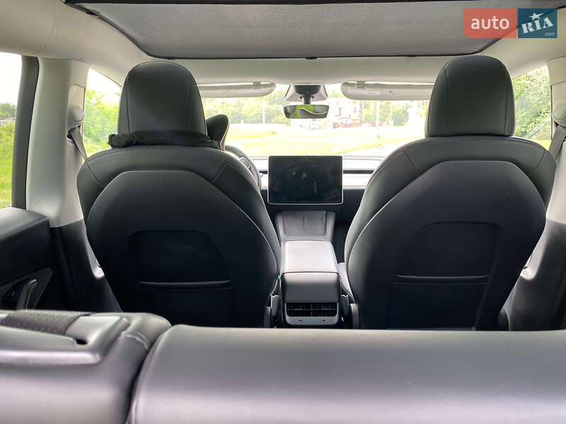 Внедорожник / Кроссовер Tesla Model Y 2022 в Ровно