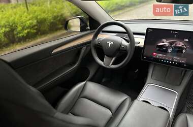 Позашляховик / Кросовер Tesla Model Y 2023 в 