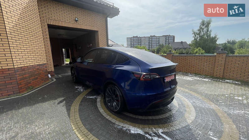 Внедорожник / Кроссовер Tesla Model Y 2021 в Луцке