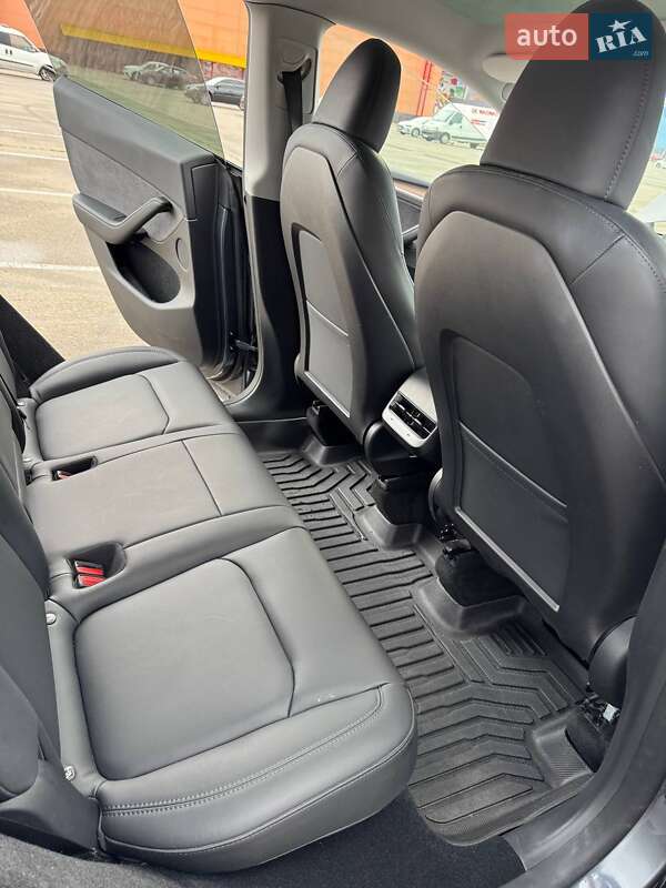 Внедорожник / Кроссовер Tesla Model Y 2022 в Киеве