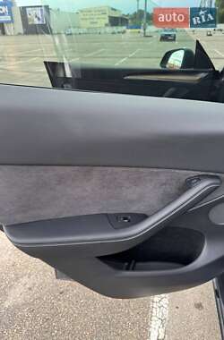 Внедорожник / Кроссовер Tesla Model Y 2022 в 