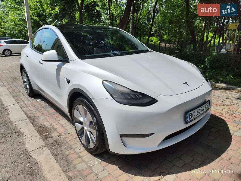 Tesla Model Y 2020