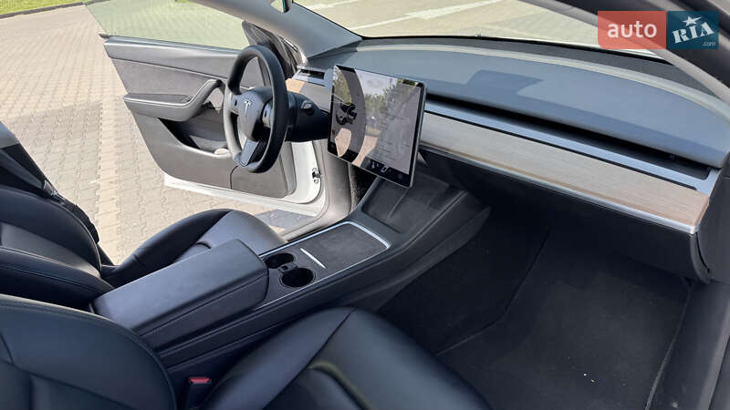 Внедорожник / Кроссовер Tesla Model Y 2021 в Львове