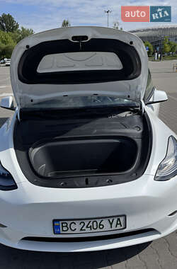Внедорожник / Кроссовер Tesla Model Y 2021 в Львове
