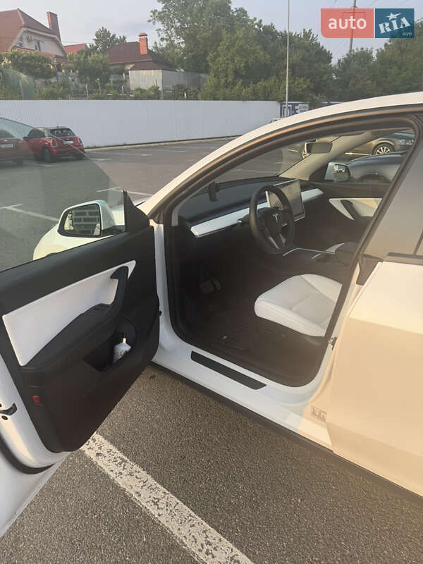 Внедорожник / Кроссовер Tesla Model Y 2022 в Ужгороде фото 3 Внедорожник / Кроссовер Tesla Model Y 2022 в Ужгороде