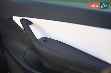 Внедорожник / Кроссовер Tesla Model Y 2021 в 