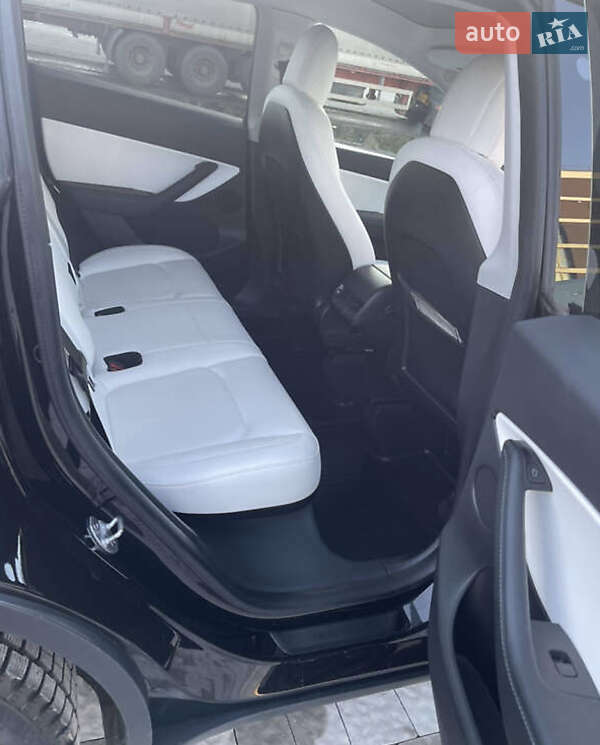 Позашляховик / Кросовер Tesla Model Y 2021 в Львові