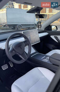 Внедорожник / Кроссовер Tesla Model Y 2021 в 