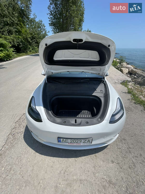 Позашляховик / Кросовер Tesla Model Y 2023 в Дніпрі